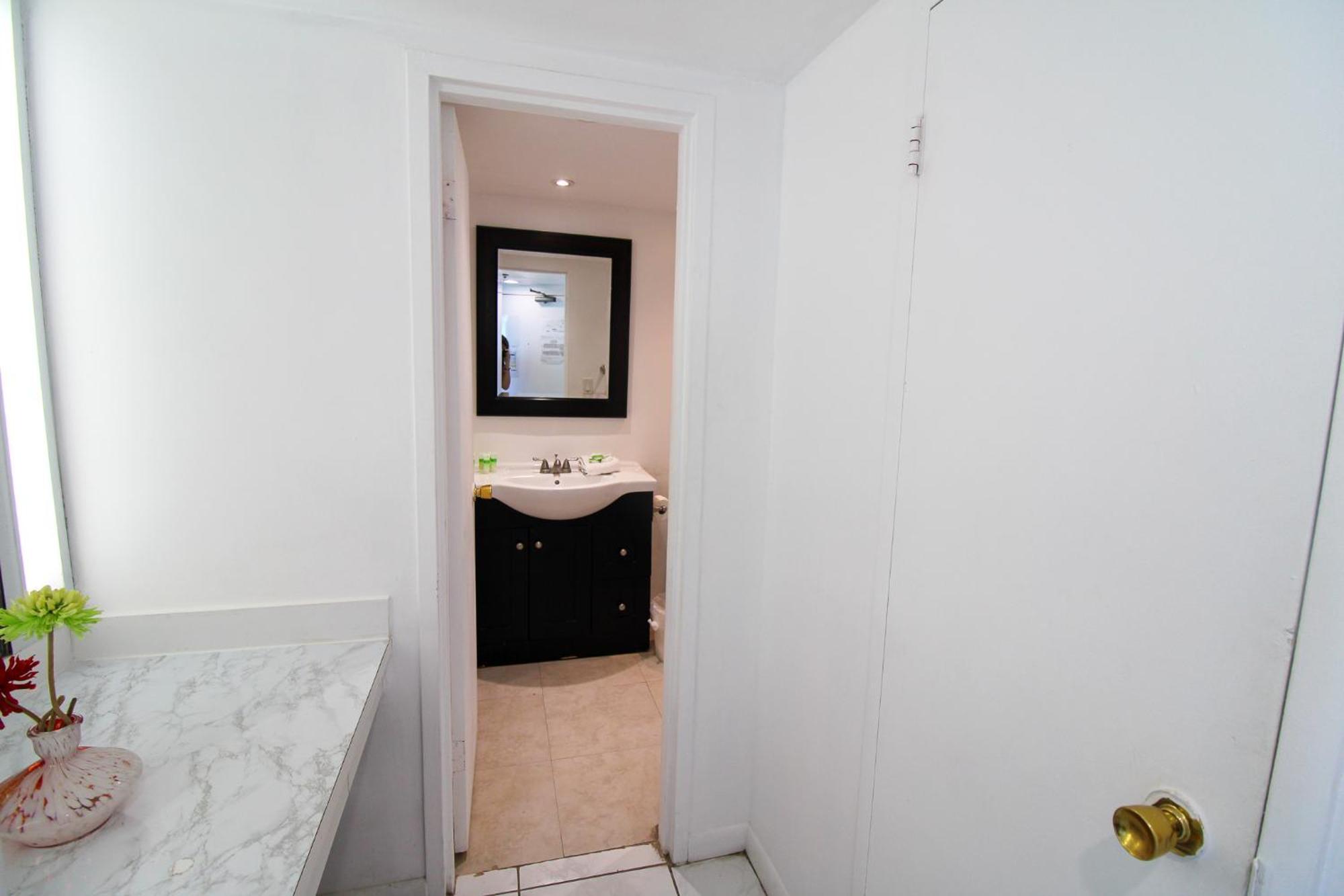 Castle 1118 Studio Bayview Direct Beach Access, Tennis, Pool, Restaurants, Free Parking Маями Бийч Екстериор снимка