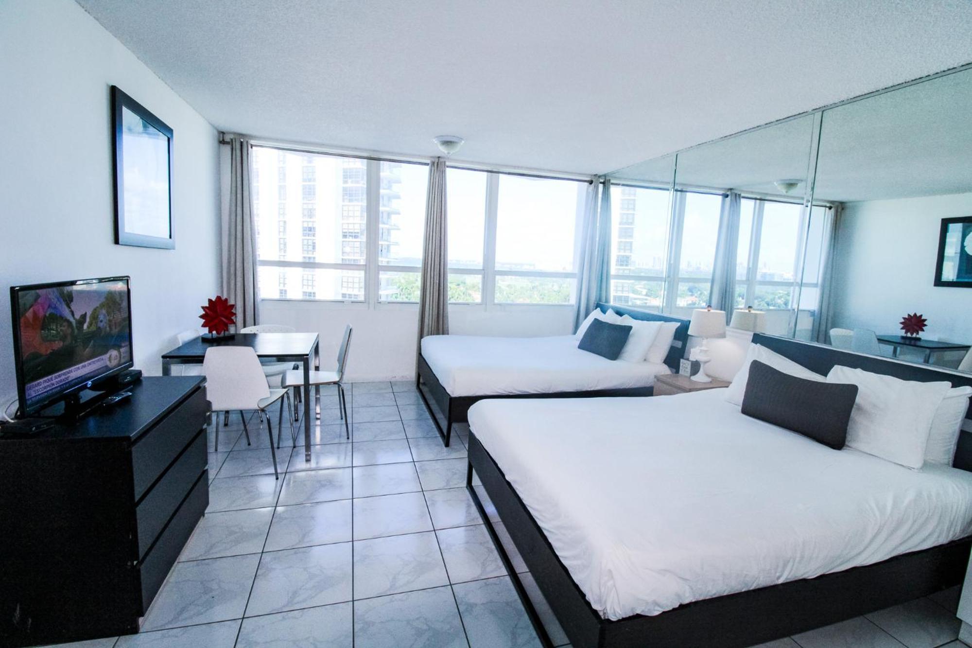 Castle 1118 Studio Bayview Direct Beach Access, Tennis, Pool, Restaurants, Free Parking Маями Бийч Екстериор снимка